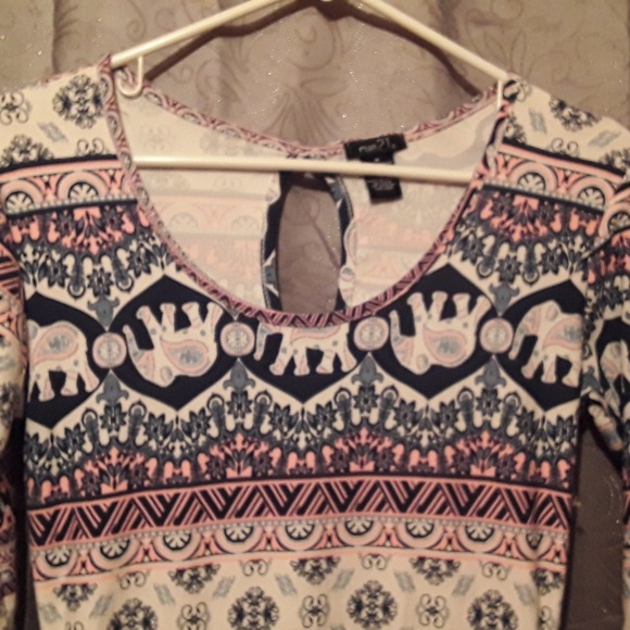 Dress - Picture 2 of 2